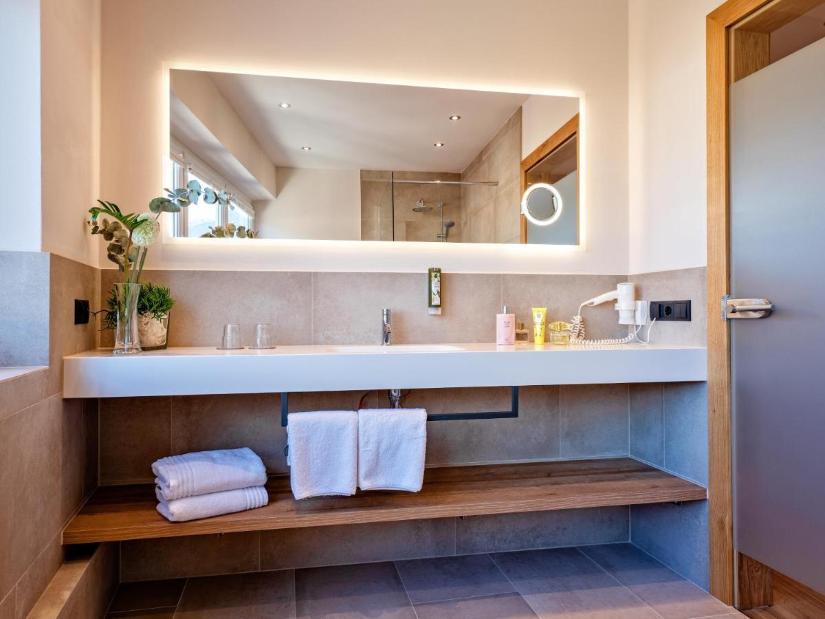 Stadthotel Eggerbraeu Imst Exteriör bild