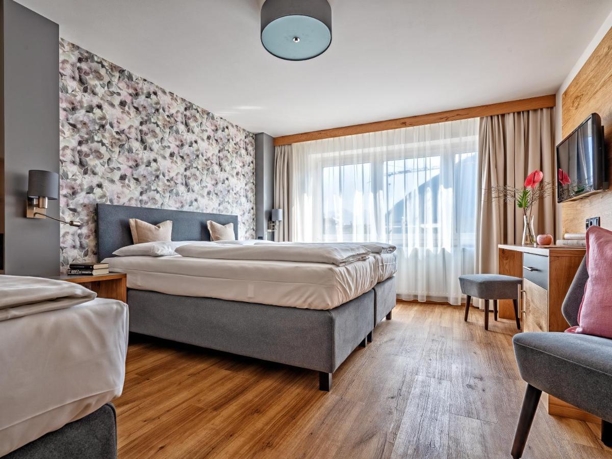 Stadthotel Eggerbraeu Imst Exteriör bild