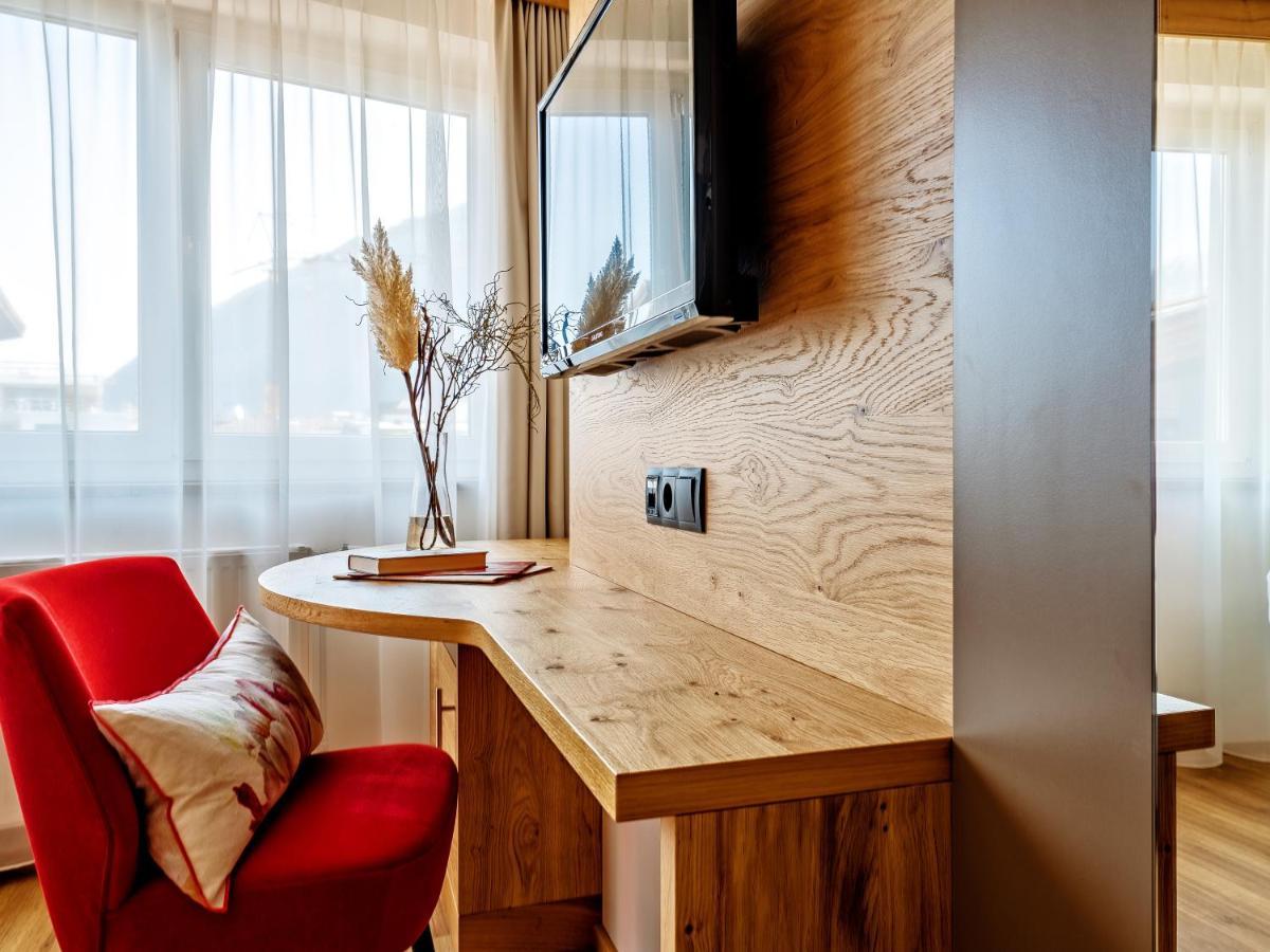 Stadthotel Eggerbraeu Imst Exteriör bild