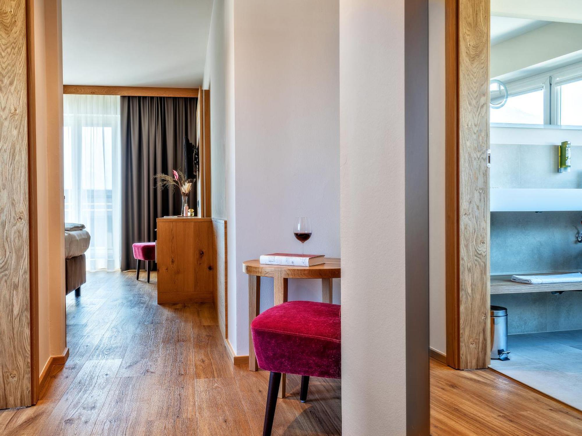 Stadthotel Eggerbraeu Imst Rum bild